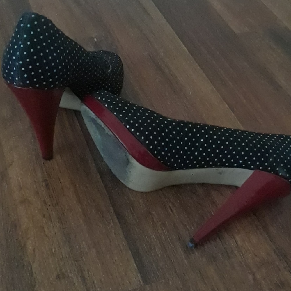 Polka dot heels. - Picture 3 of 5